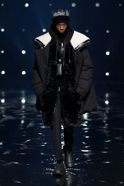 Look 19